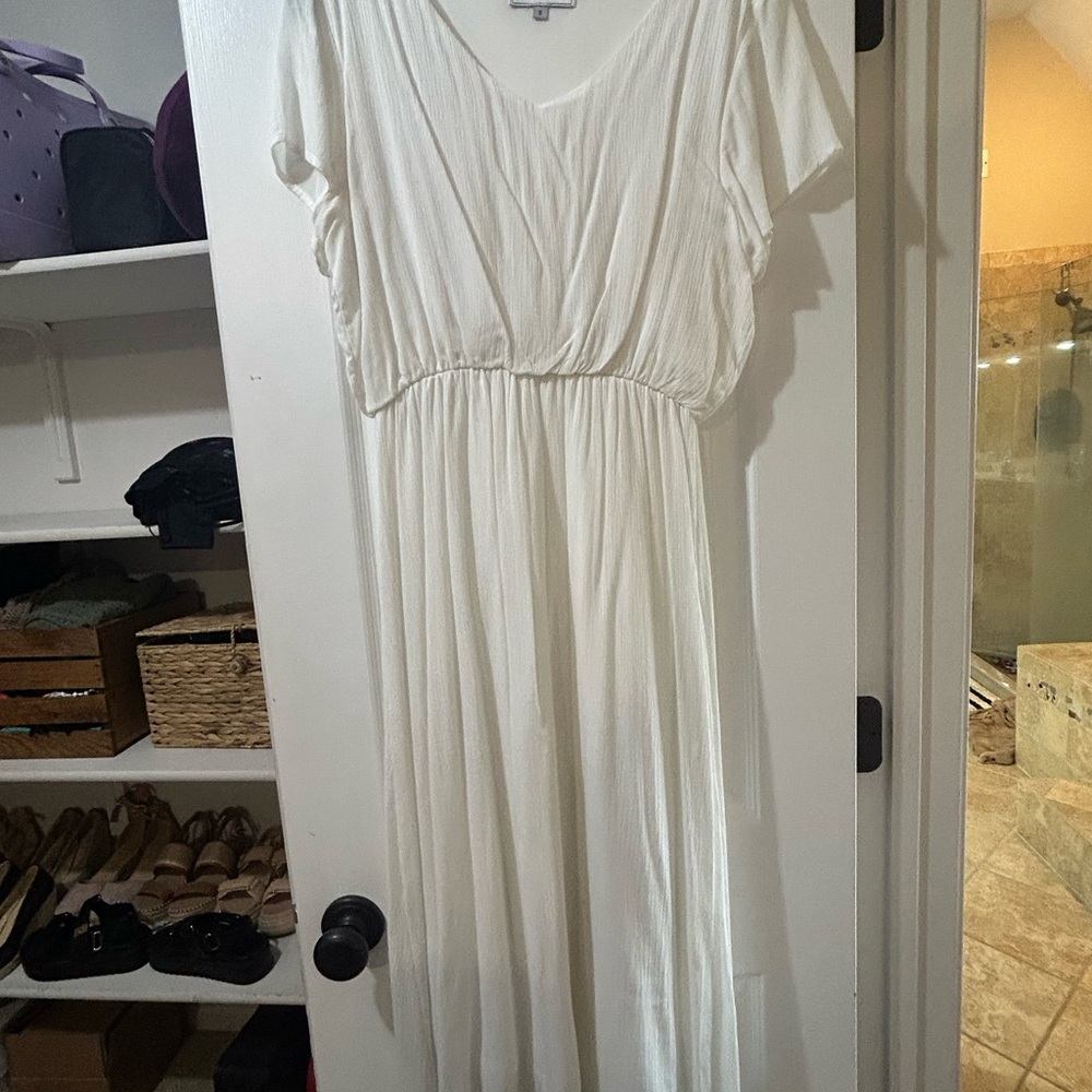 Elegant White Maxi Dress